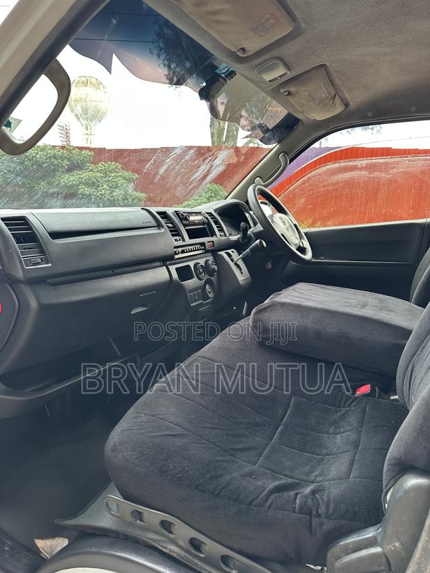 Toyota HiAce 2016 White - thumbnail 5