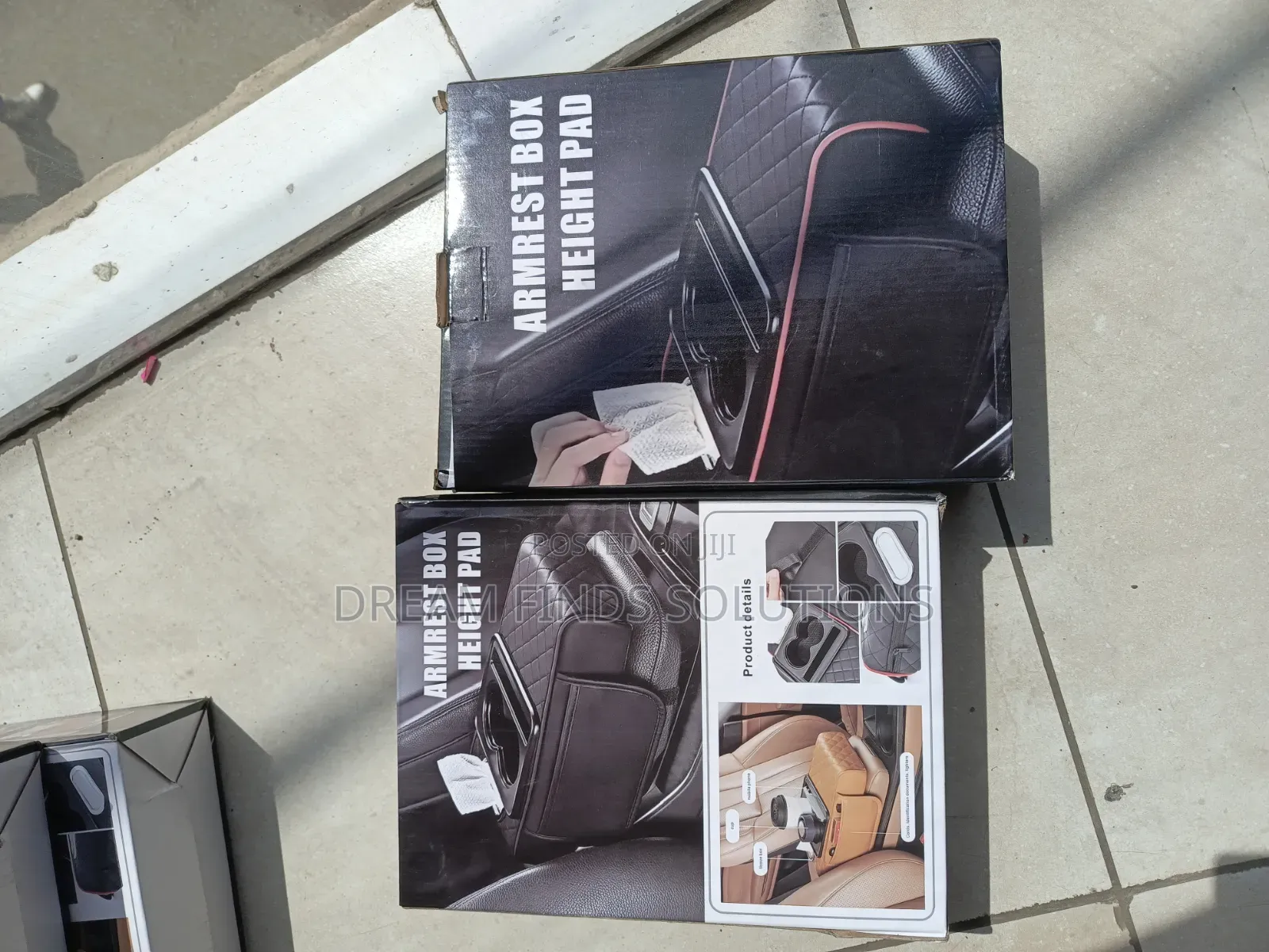 Say Goodbye to Clutter: All-in-One Car Organizer Armrest 