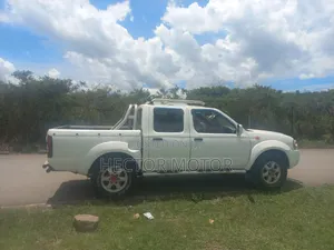 Nissan NP300 2008 White