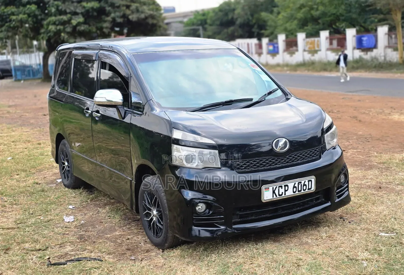 Toyota Voxy 2010 Black