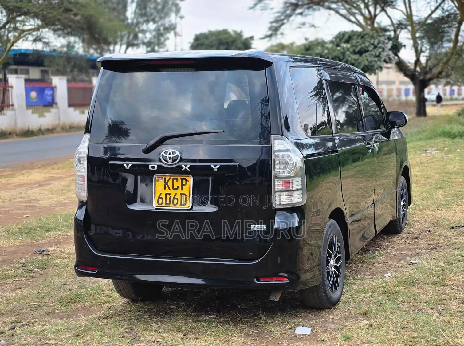 Toyota Voxy 2010 Black