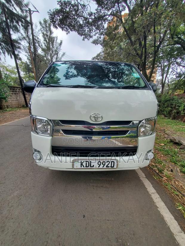 Toyota HiAce 2016 White