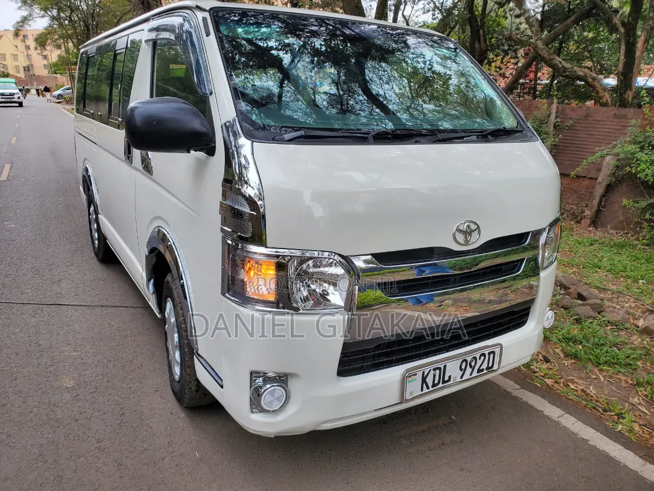 Toyota HiAce 2016 White