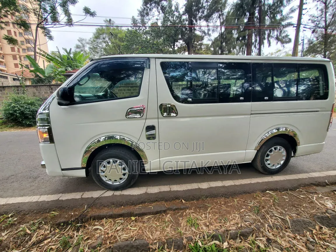 Toyota HiAce 2016 White
