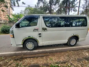 Toyota HiAce 2016 White