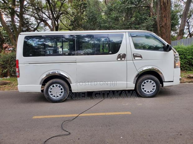 Toyota HiAce 2016 White - thumbnail 7