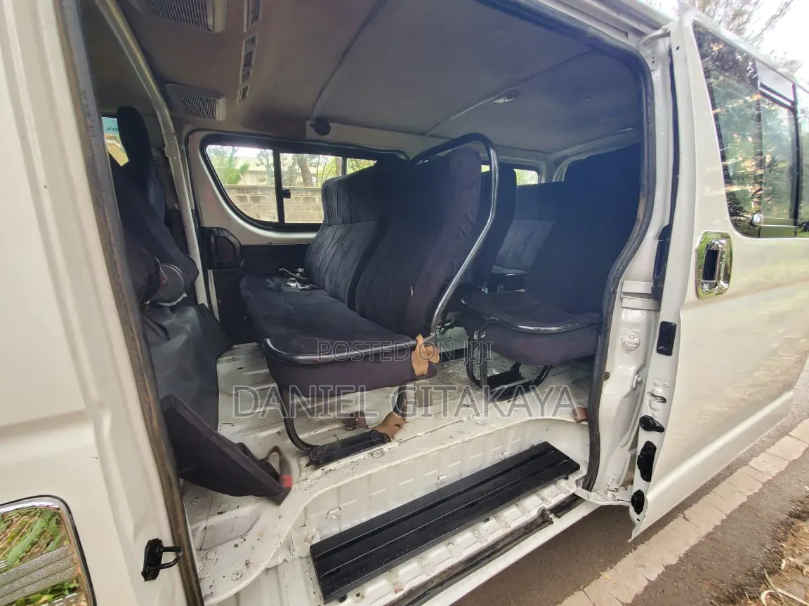 Toyota HiAce 2016 White