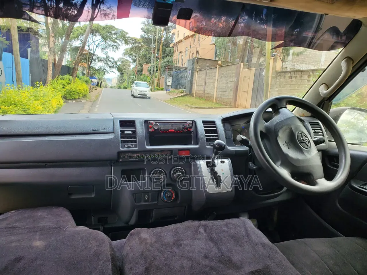 Toyota HiAce 2016 White