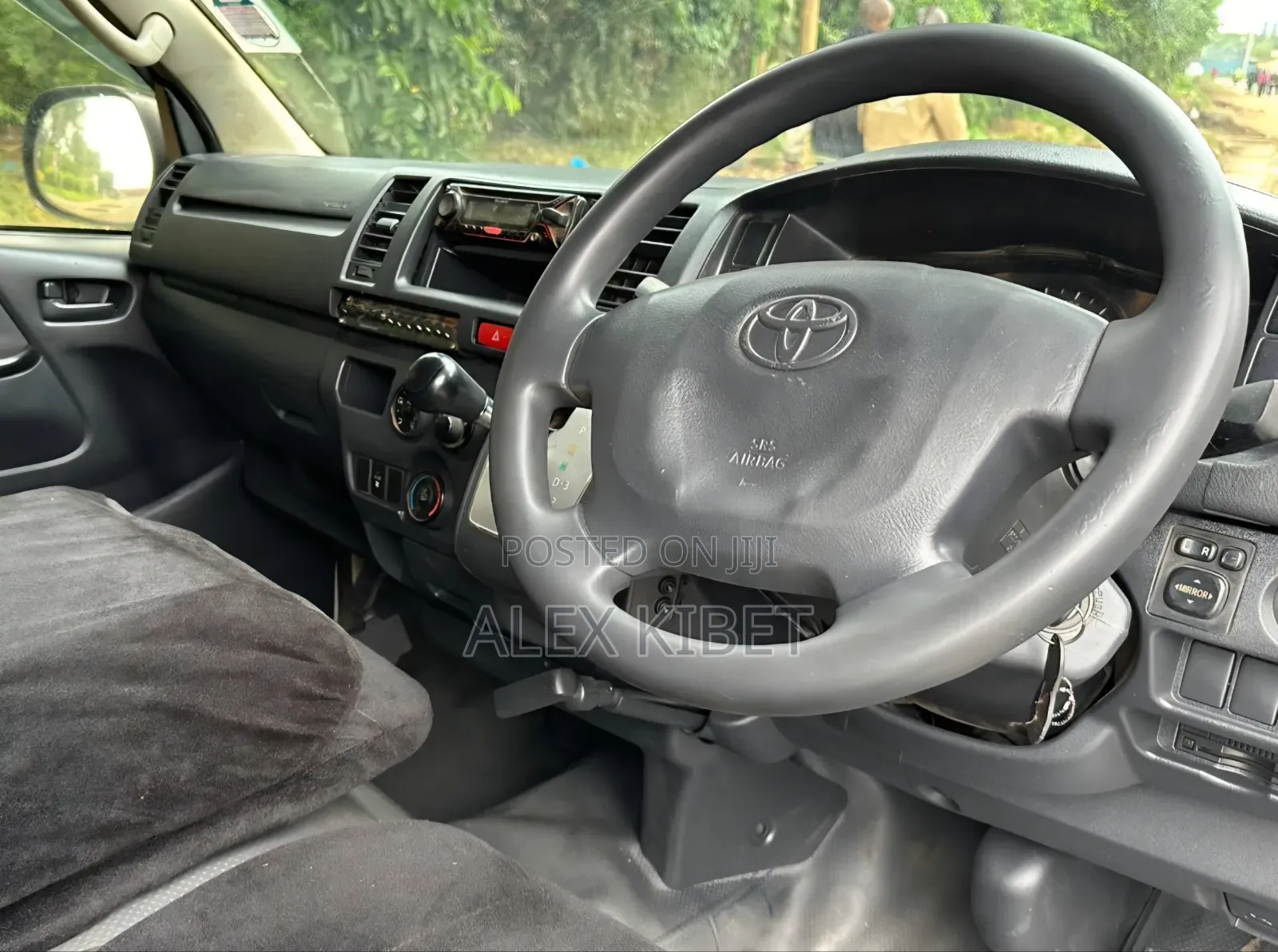 Toyota HiAce 2016 White