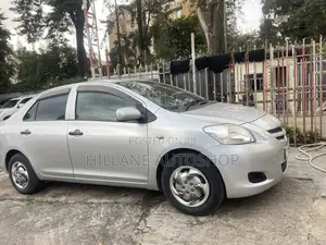 Toyota Belta 2009 Silver