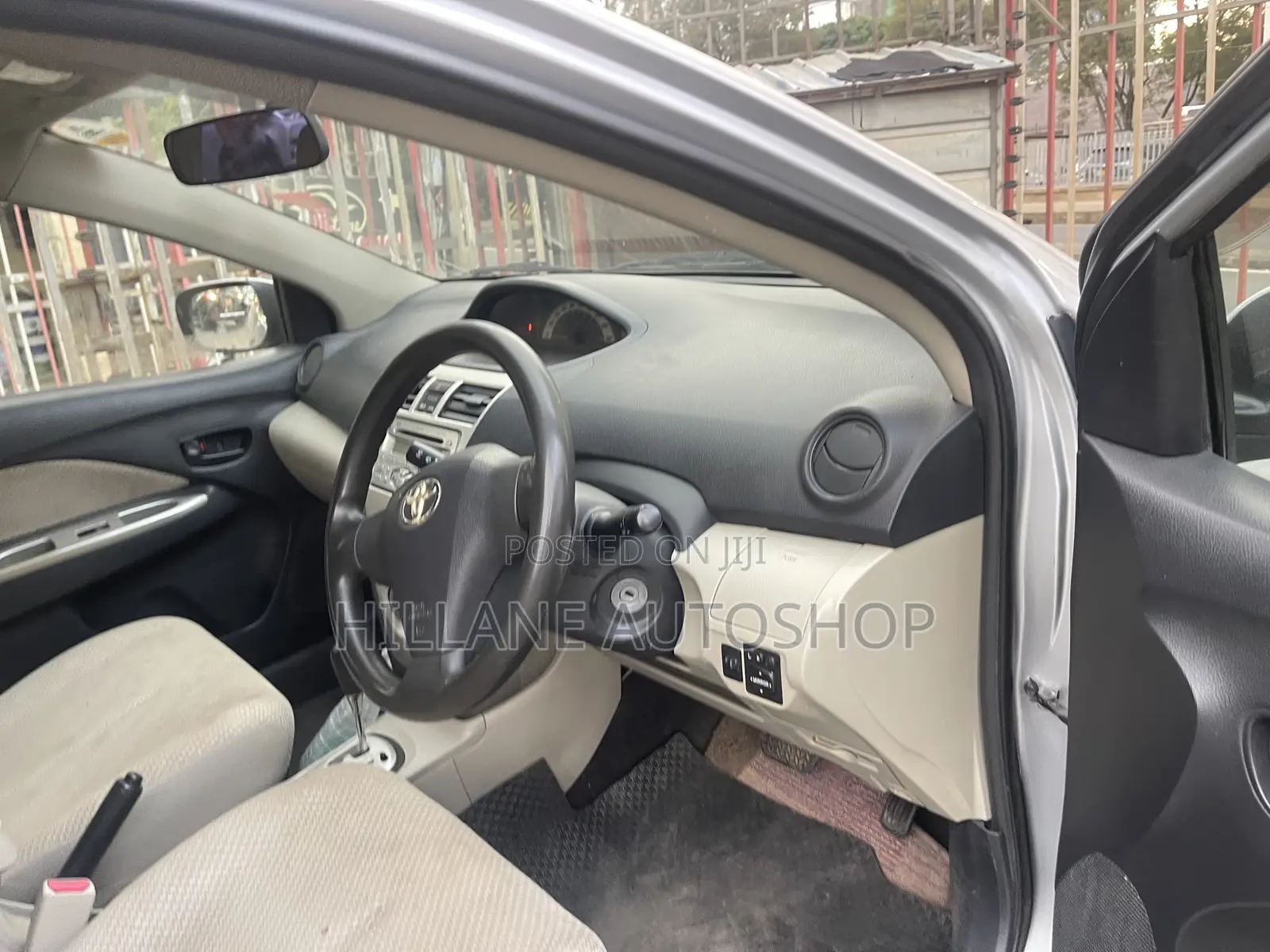 Toyota Belta 2009 Silver