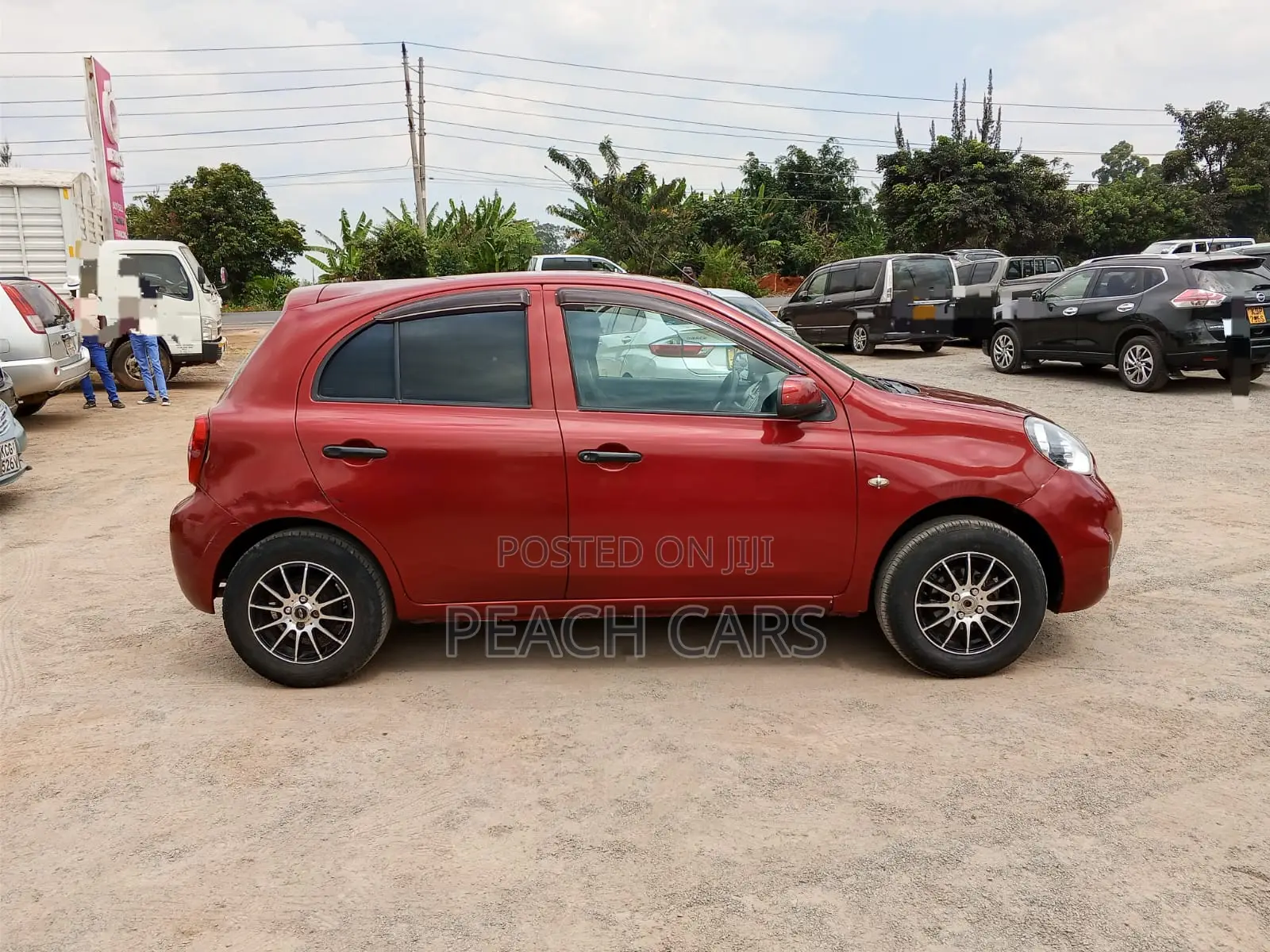 Nissan March 2016 Red