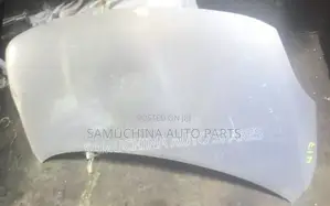 Bonnet Nissan Latio N17