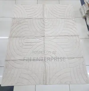 Fancy Carpet – 5×8 | Unique Design | Luxurious Feel