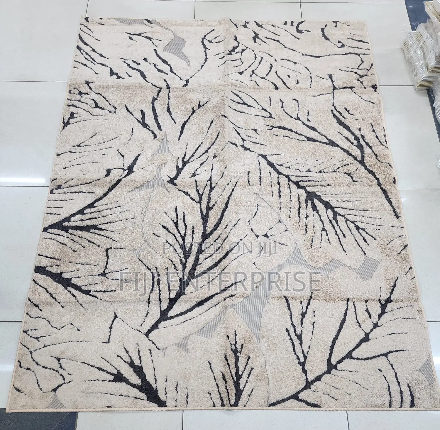 Fancy Carpet – 5×8 | Unique Design | Luxurious Feel