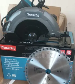 Makita Circular Saw 9 Inch of 2000w and Has a Free Disk