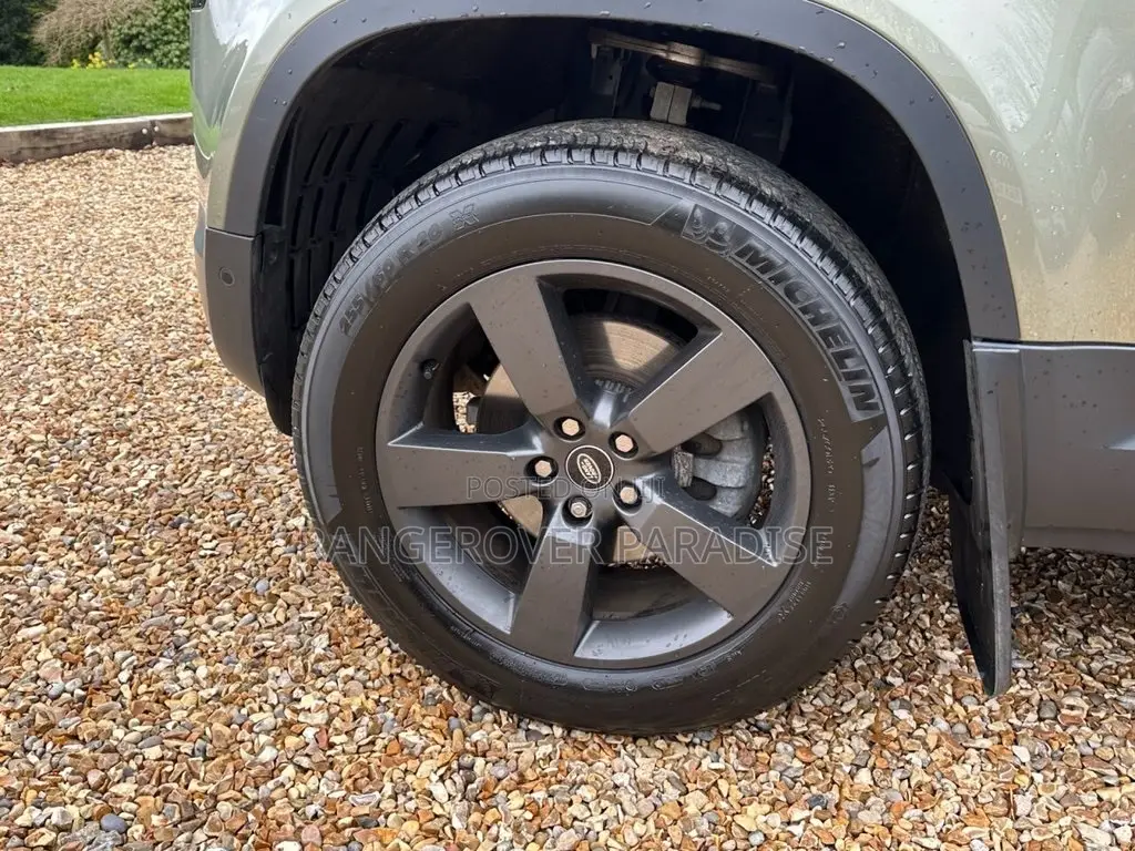 Land Rover Defender 2023 Black
