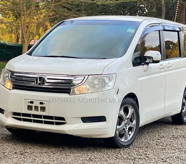Honda Stepwgn 2012 White