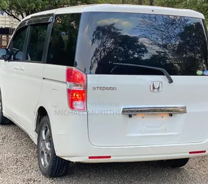 Honda Stepwgn 2012 White