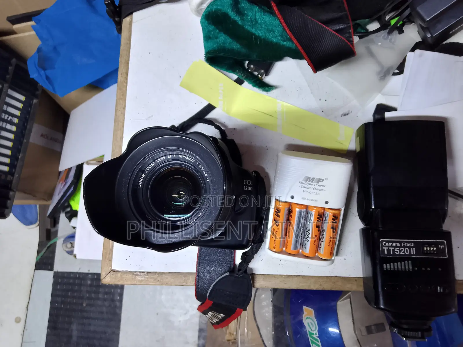 Canon 1200d With Tt520