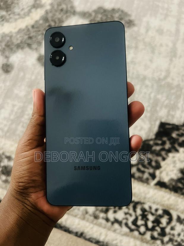 Samsung Galaxy A06 64 GB Black - thumbnail 2