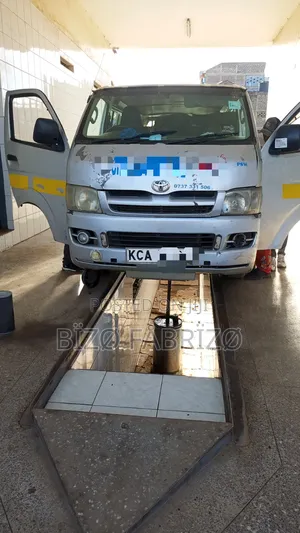 Toyota HiAce 2007 Silver