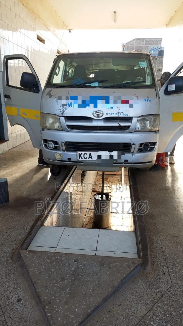 Toyota HiAce 2007 Silver