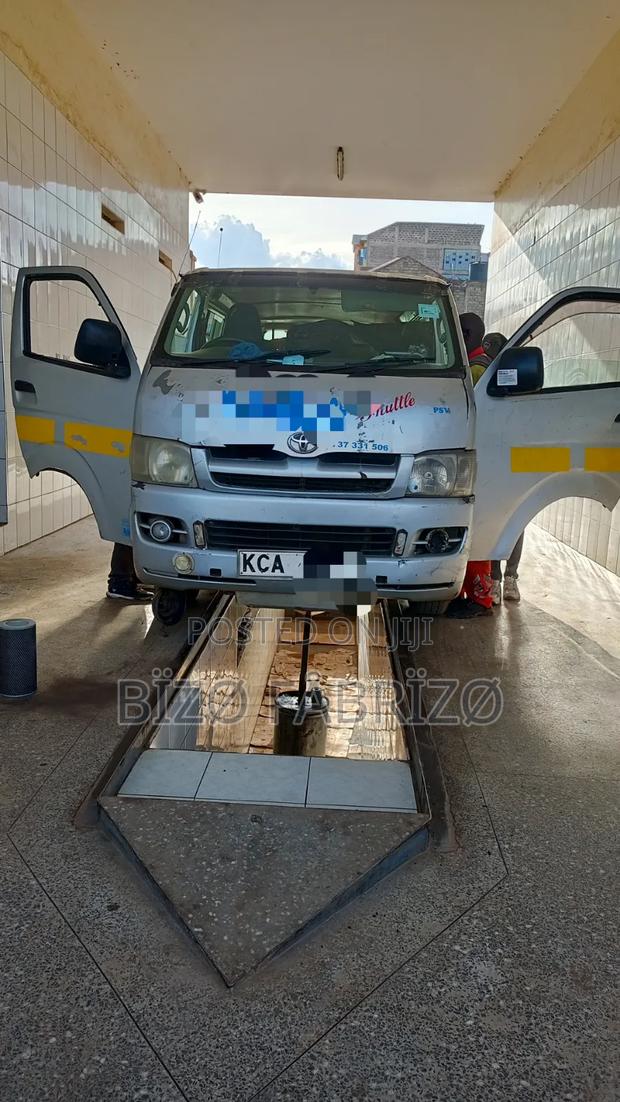 Toyota HiAce 2007 Silver - thumbnail 4