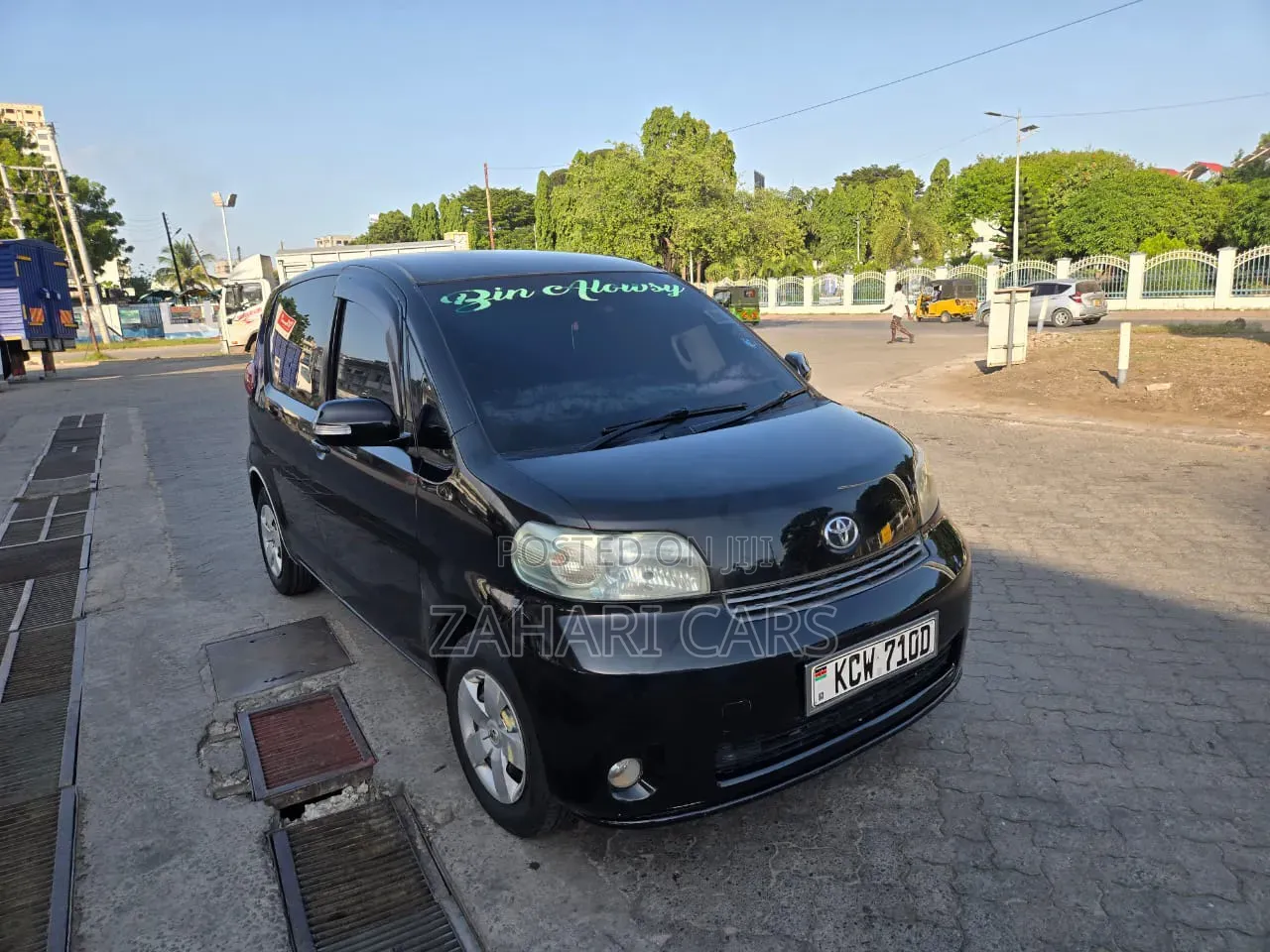 Toyota Porte 2009 Black