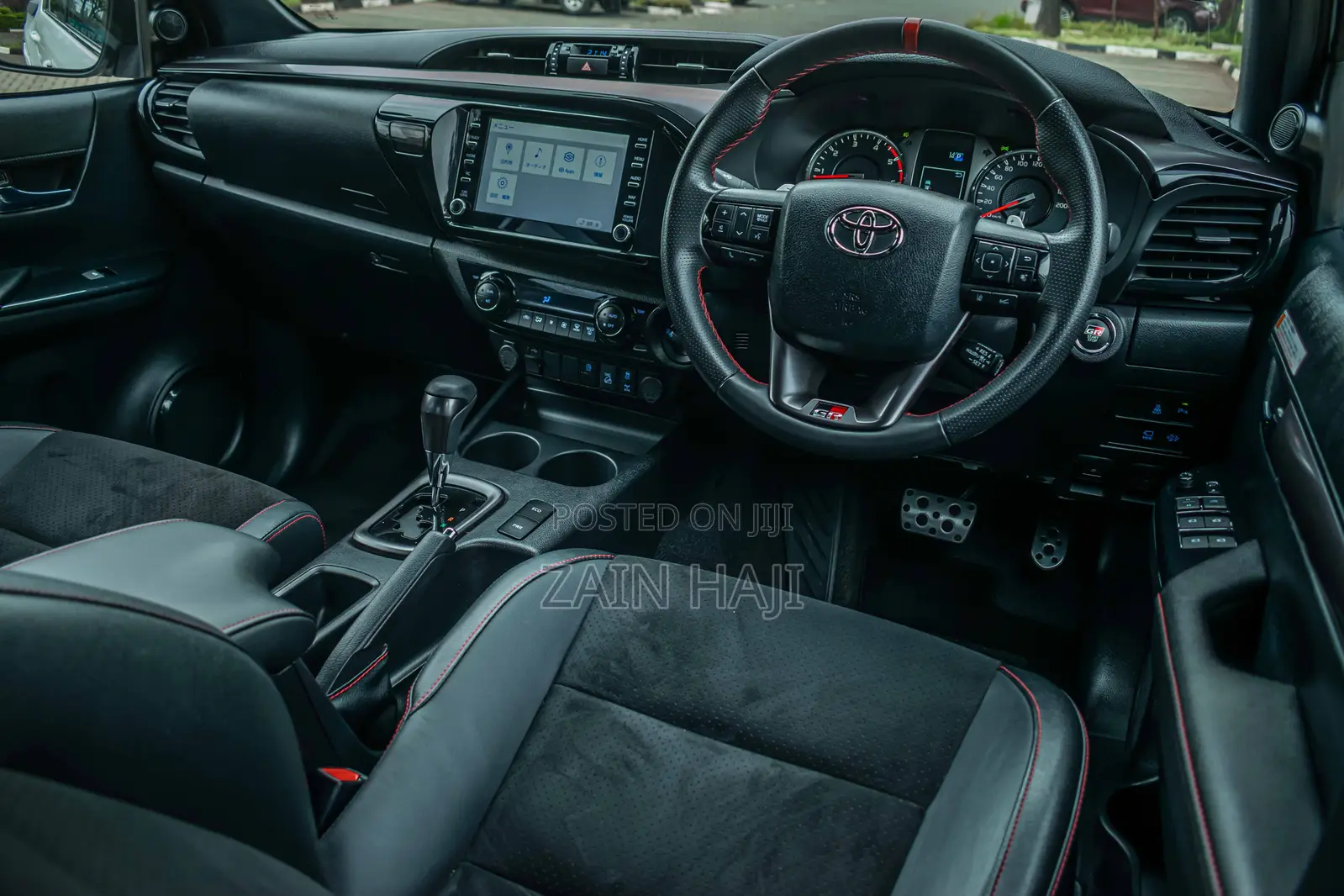 Toyota Hilux 2022 White