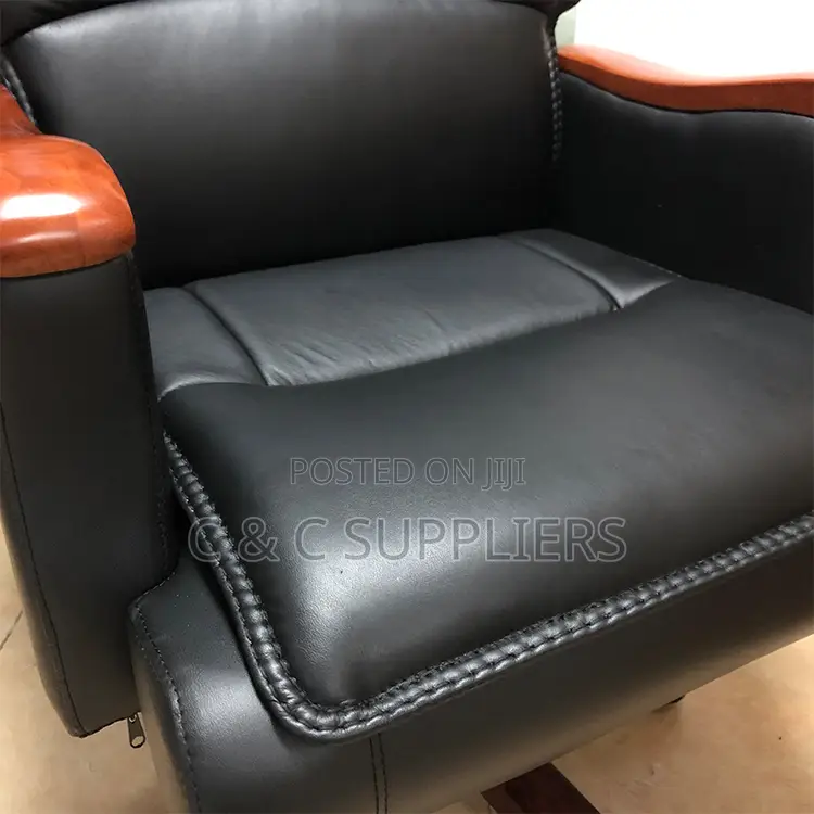 Solid Wood Arm Swivel Boss Desk Chair
