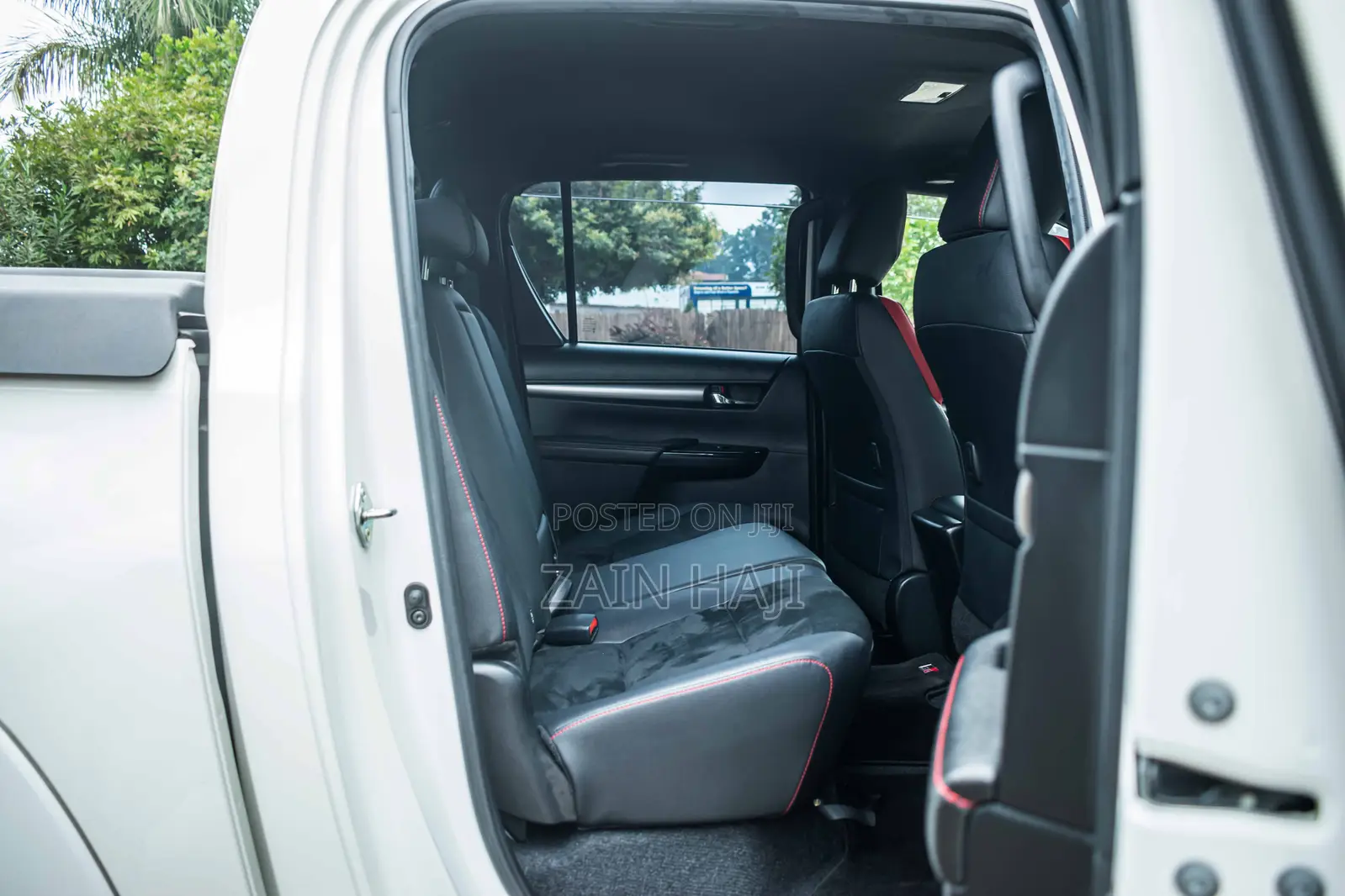 Toyota Hilux 2022 White