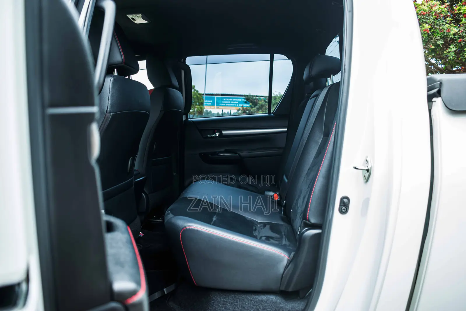 Toyota Hilux 2022 White