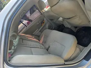 Toyota Premio 2018 Silver