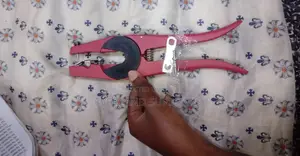 Applicator For Sheeps Ear Tags
