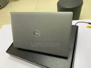 Laptop Dell Precision 3580 16GB Intel Core i7 SSD 512GB