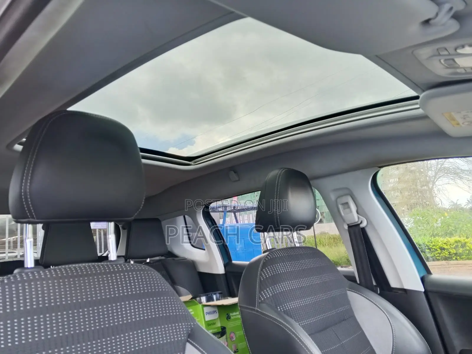 Peugeot 2008 2017 Green