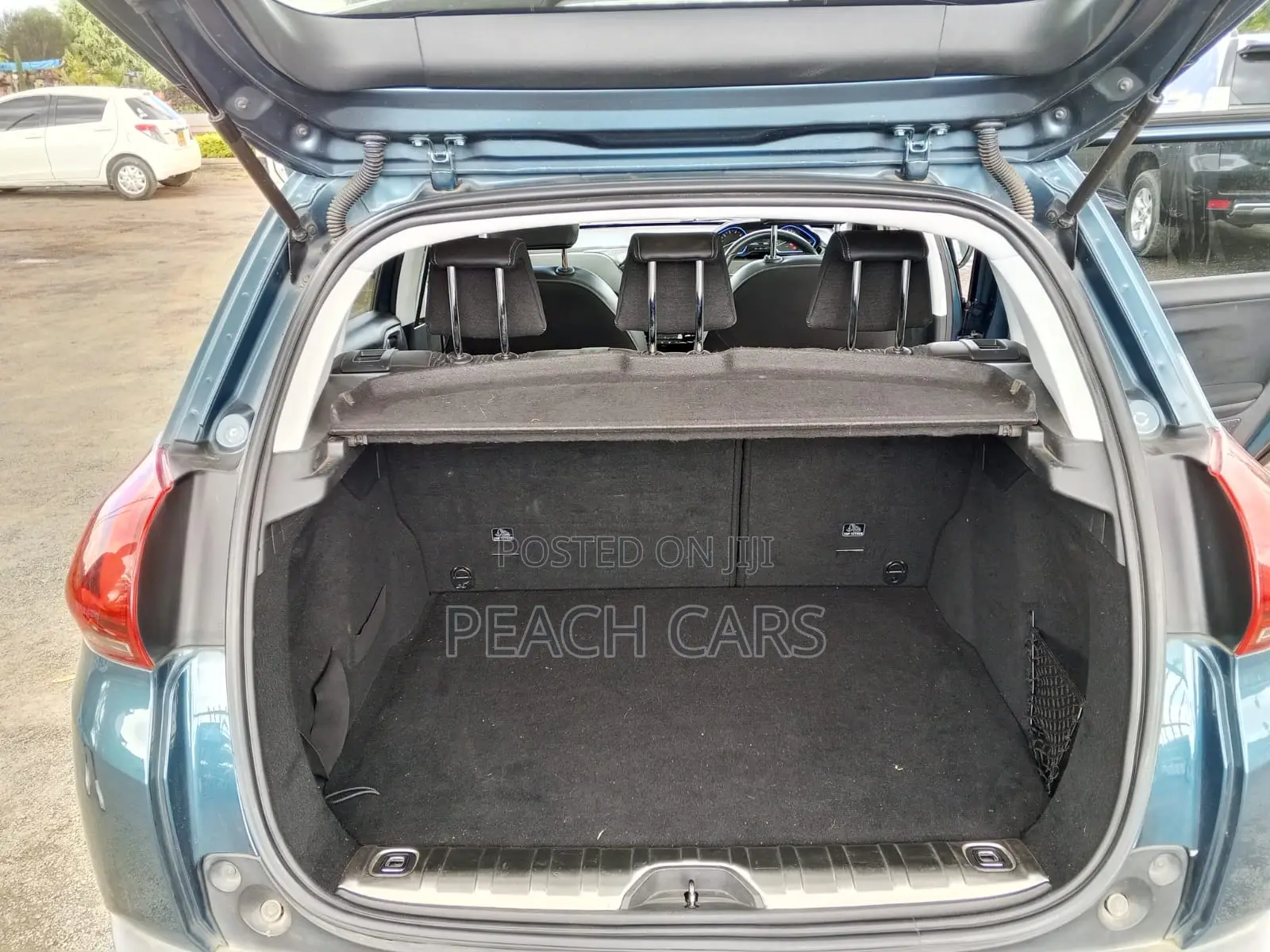 Peugeot 2008 2017 Green