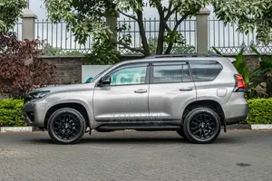 Toyota Land Cruiser Prado 2.8 2023 Brown