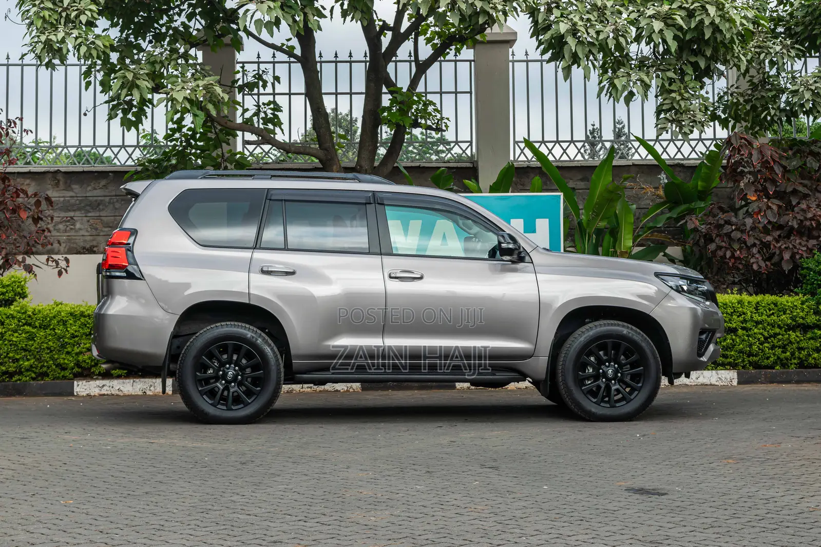 Toyota Land Cruiser Prado 2.8 2023 Brown