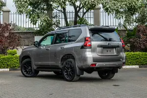 Toyota Land Cruiser Prado 2.8 2023 Brown