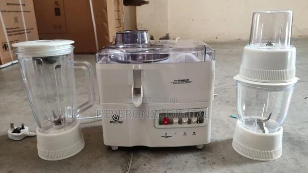 *4 in 1 Smart Pro Juicer
With Juicer, Blender, Chopper and Grinder