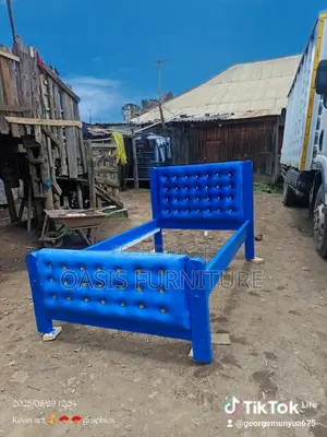 Blue 4*6 Chester Bed