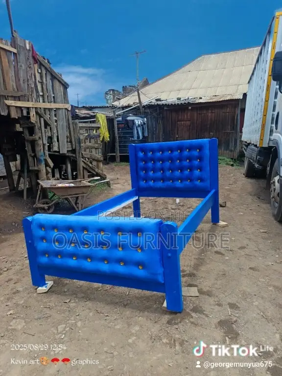Blue 4*6 Chester Bed