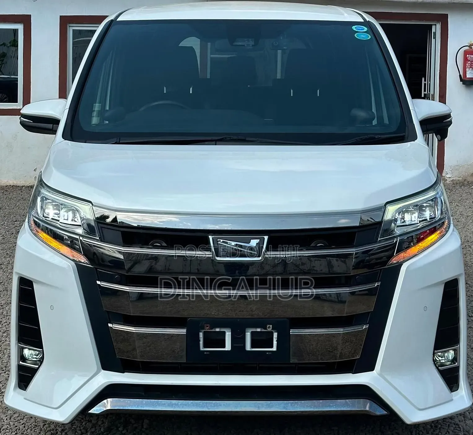 Toyota Noah 2.0 FWD (8 Seater) 2020 White