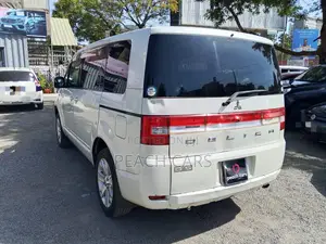 Mitsubishi Delica 2008 White