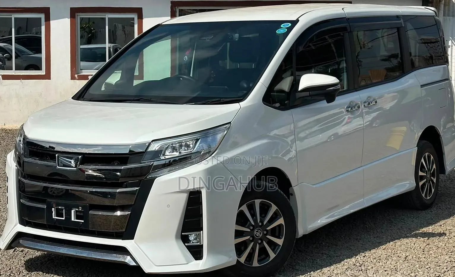Toyota Noah 2.0 FWD (8 Seater) 2020 White