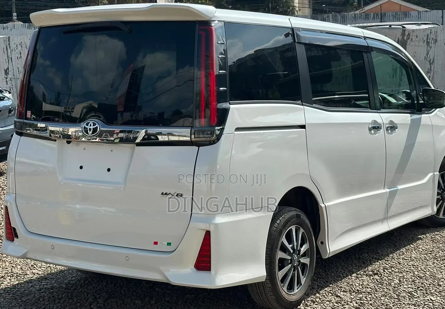 Toyota Noah 2.0 FWD (8 Seater) 2020 White