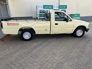 Isuzu Tougher 2005 Beige