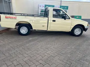 Isuzu Tougher 2005 Beige